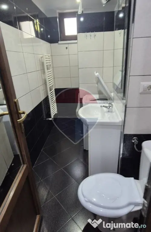Garsonieră modernă de închiriat | Central Piatra-Neamț