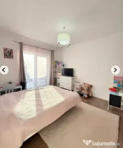 Apartament 3 camere, 65 mp+curte privata 44mp ,zona Teilor