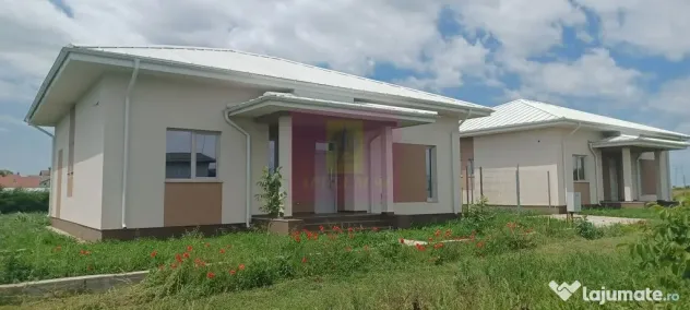 Gulia, casă nouă parter 4 camere, curte 514 mp - Gulia (Dambovita)