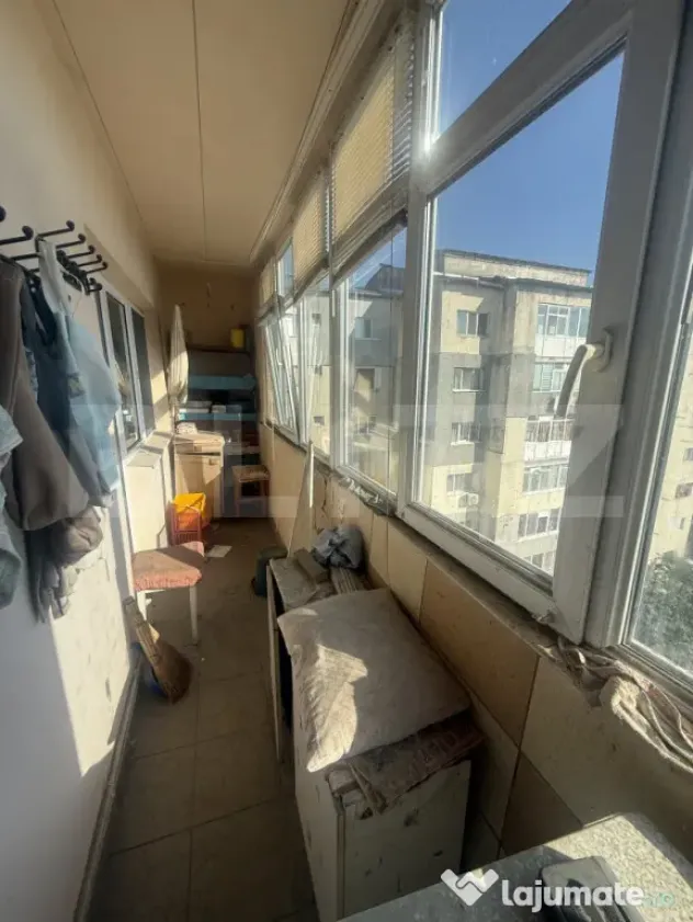 Apartament 3 camere de vânzare | Micro 6 | Etaj 8 | Lift