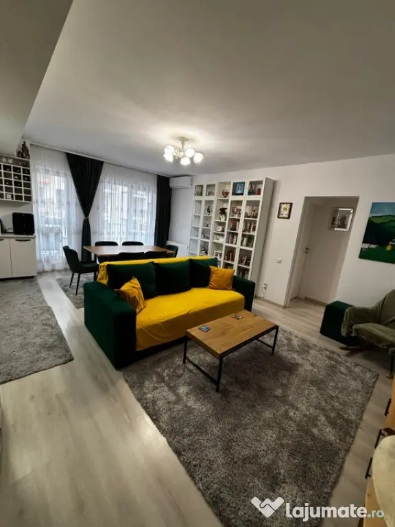 Vand apartament 3 camere 75mp,balcon 4mp,zona Eroilor