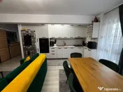 Vand apartament 3 camere 75mp,balcon 4mp,zona Eroilor