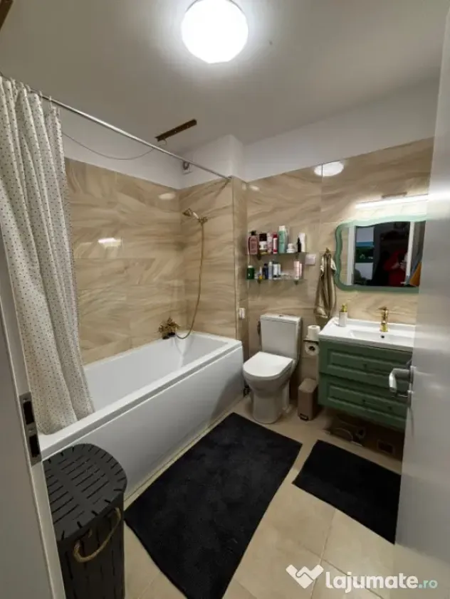 Vand apartament 3 camere 75mp,balcon 4mp,zona Eroilor