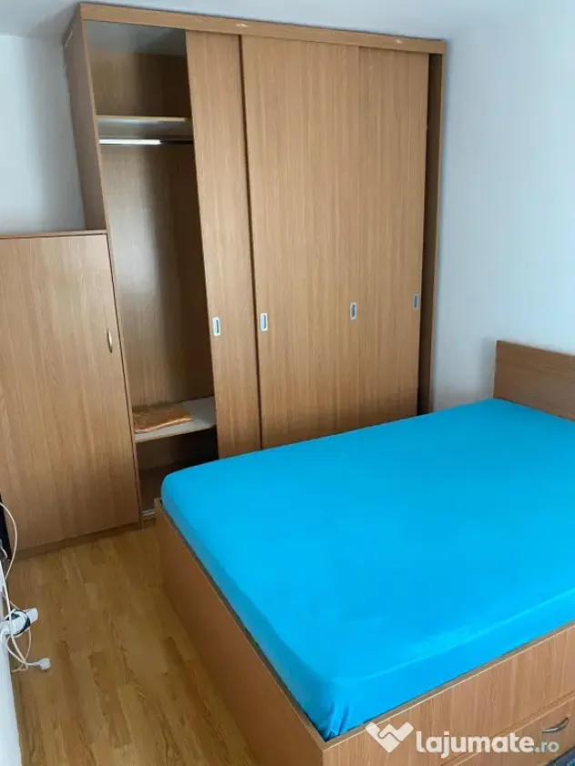 Închiriez apartament cu 3 camere