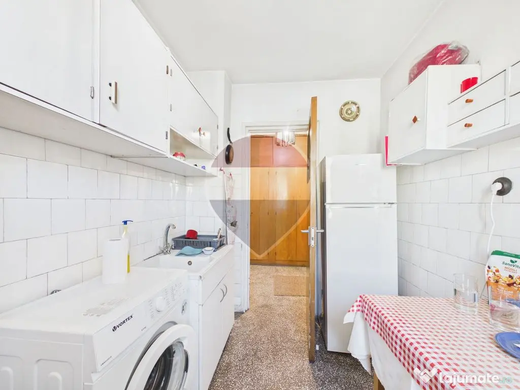 Apartament 3 camere | de vanzare | Zona Obor