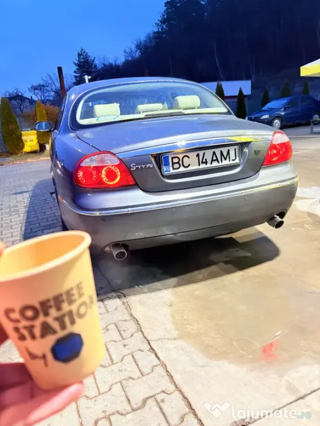 Vand  Jaguar s type executive
