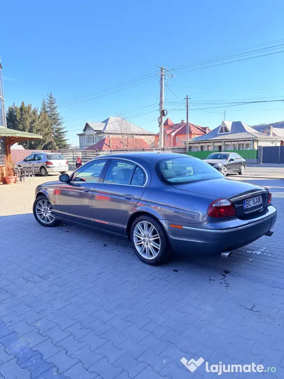 Vand  Jaguar s type executive