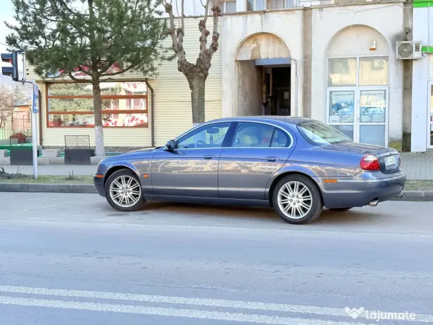 Vand  Jaguar s type executive