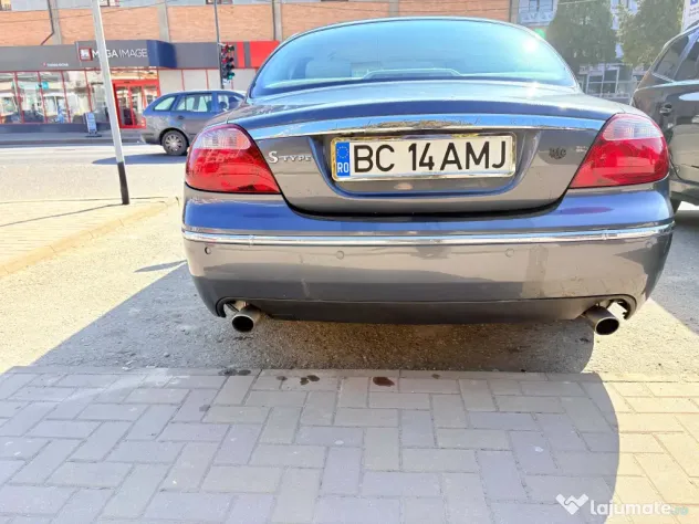 Vand  Jaguar s type executive