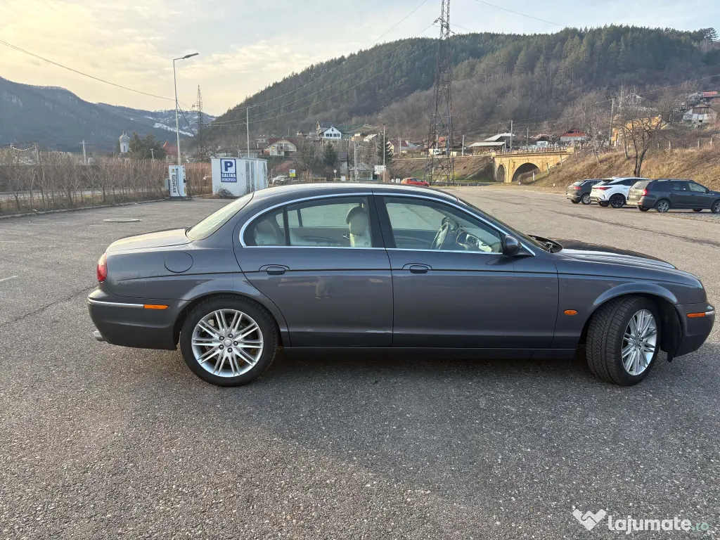 Vand  Jaguar s type executive