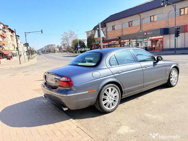 Vand  Jaguar s type executive