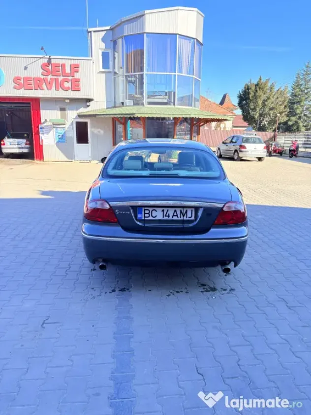 Vand  Jaguar s type executive