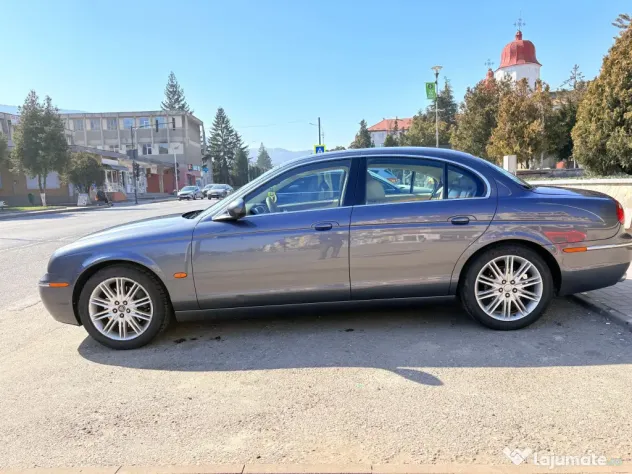 Vand  Jaguar s type executive
