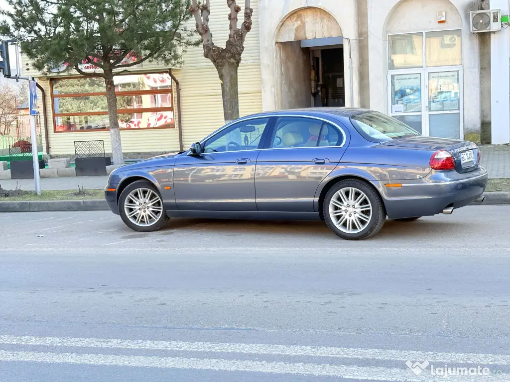 Vand  Jaguar s type executive