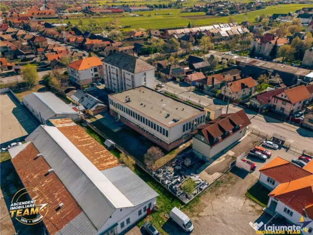 Spatiu comercial, depozit, birouri, acces facil, pozitie rem