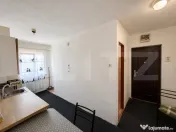Garsoniera decomandată, 34 mp, zona Posta, Rovine 