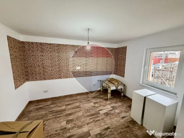 Casă cu 2 camere de vânzare Jaristea