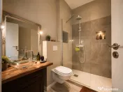 Apartament 2 camere cu terasa si parcare privata 
