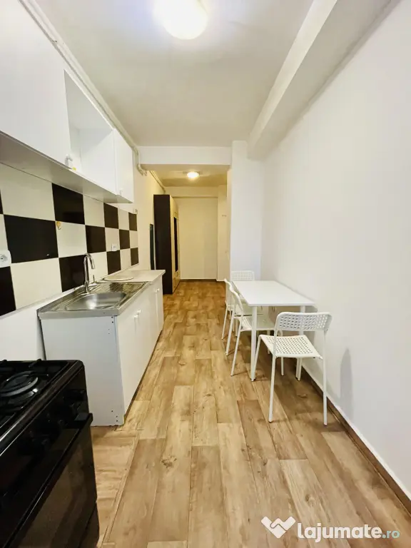 Închiriez garsonieră 42 mp
