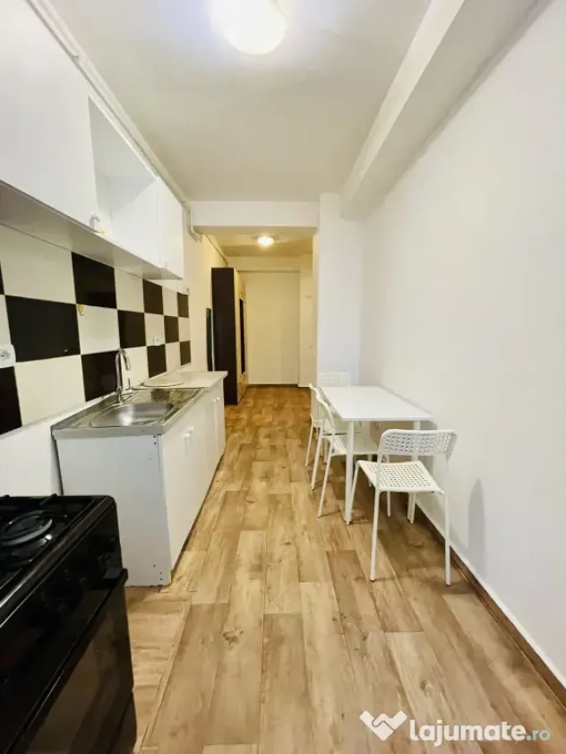 Închiriez garsonieră 42 mp