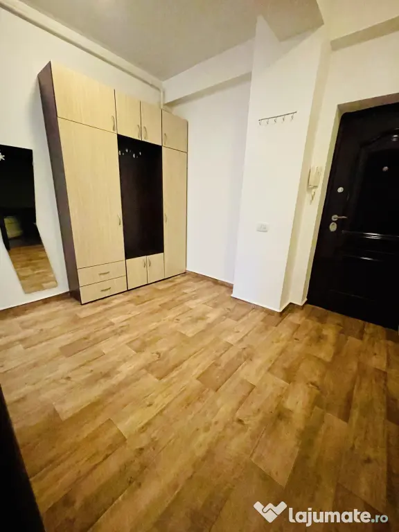 Închiriez garsonieră 42 mp