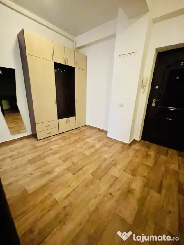 Închiriez garsonieră 42 mp