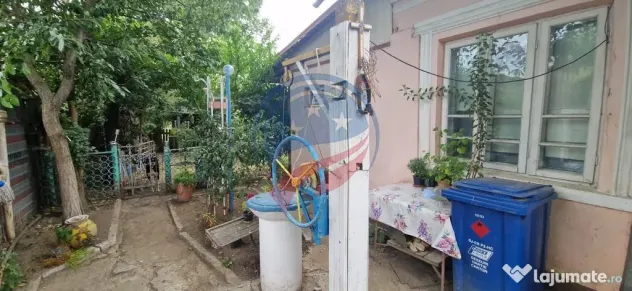 Casă parter cu teren generos de 595 mp, în Șimnicul de...