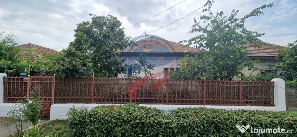 Casă parter cu teren generos de 595 mp, în Șimnicul de...