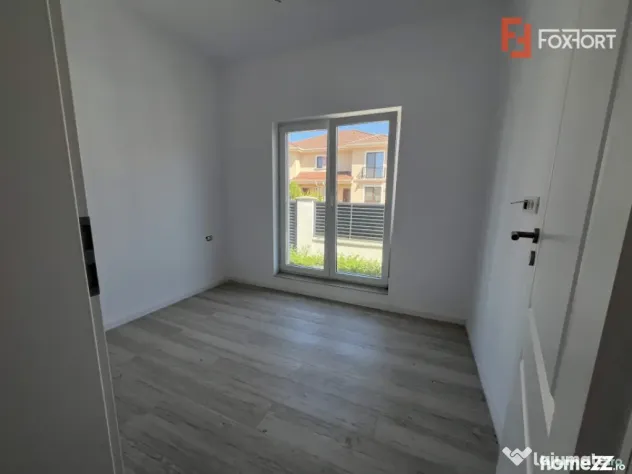 Duplex cu 4 camere si teren de 250 mp - Mosnita Noua