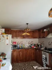 CASA CU ETAJ IN ORAS