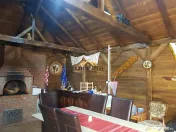 CASA CU ETAJ IN ORAS
