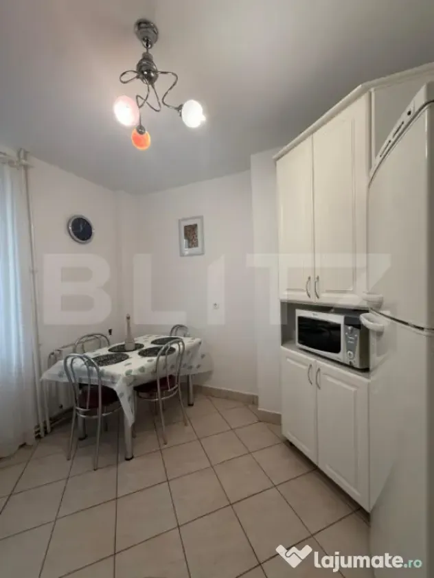 Apartament de vanzare - Zona Semicentala - Ideal Investitie