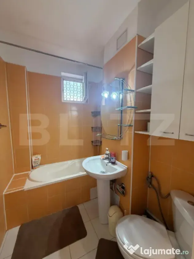 Apartament de vanzare - Zona Semicentala - Ideal Investitie