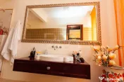 6 camere | Ultracentral | Colectionar de obiecte rare 