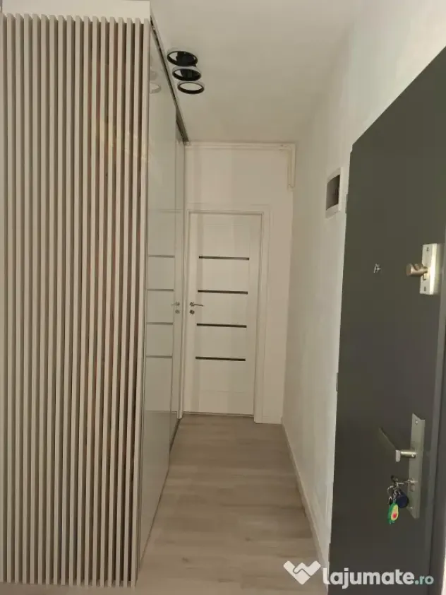 Vând apartament 3 camere