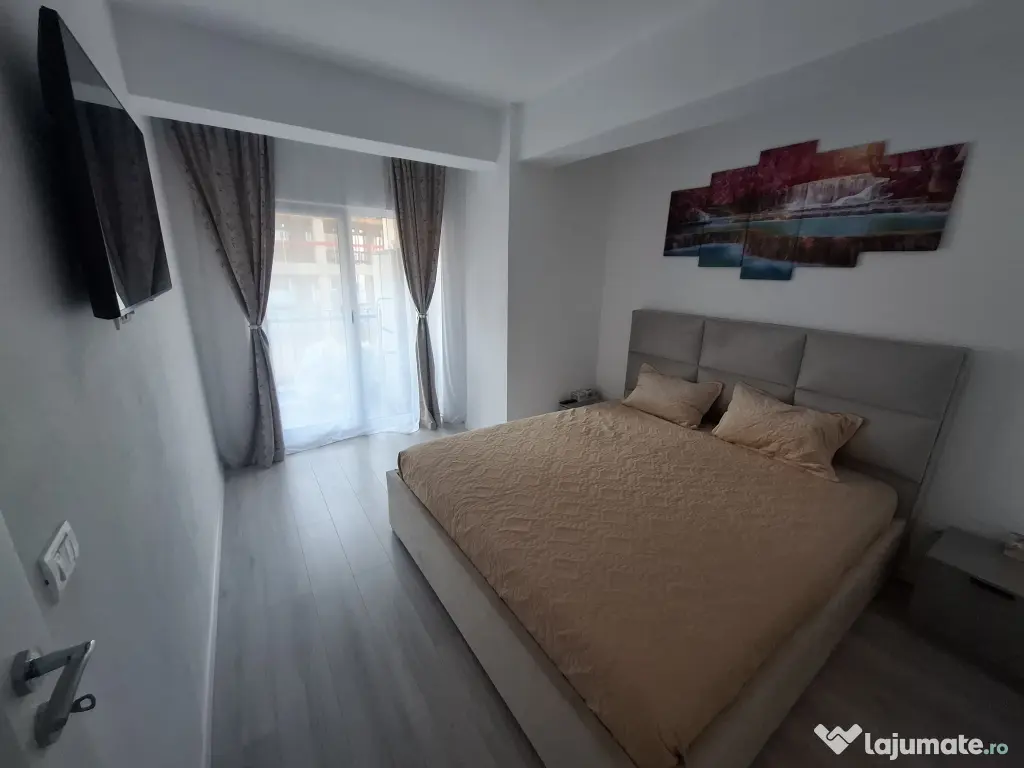 Vând apartament 3 camere