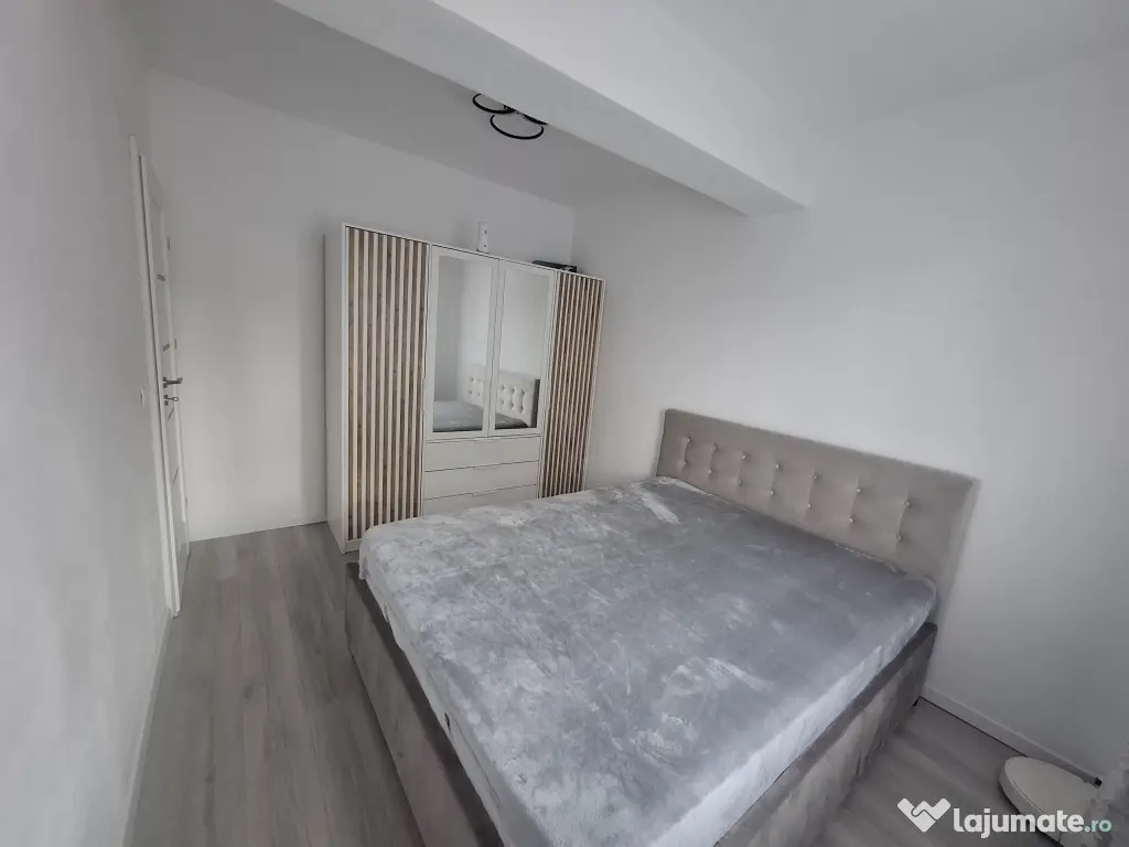 Vând apartament 3 camere