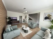 Vânzare / Închiriere Casă Înșiruită Lux – Zona Ce...