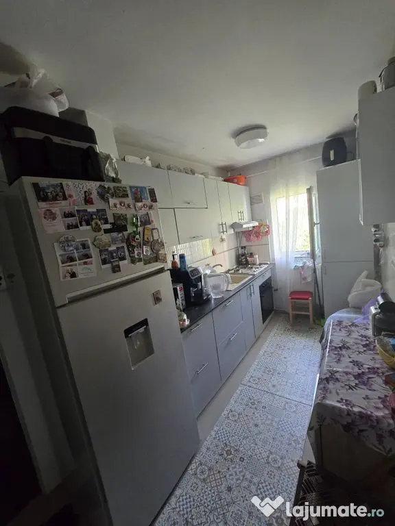 Apartament 3 camere renovat și mobilat – zona Dacia