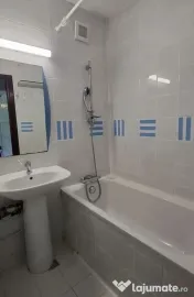 APARTAMENT 3 CAMERE SEMIDECOMANDAT 