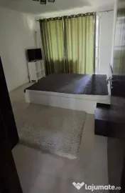 APARTAMENT 3 CAMERE SEMIDECOMANDAT 
