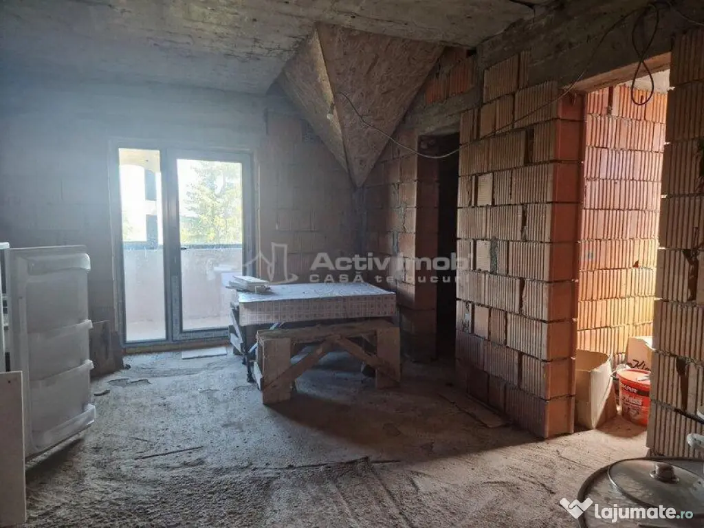 Casa -duplex, cabana, Horezu, Varful lui Roman, se vinde si