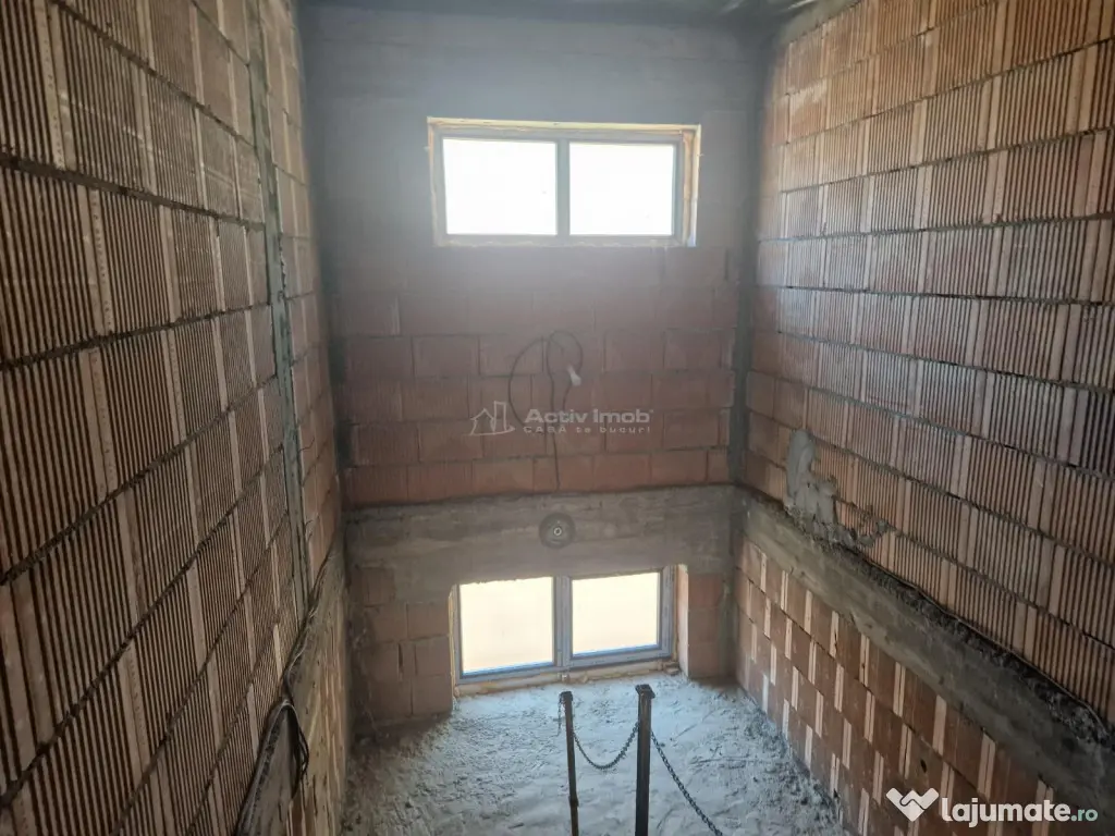 Casa -duplex, cabana, Horezu, Varful lui Roman, se vinde si