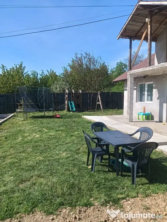 Casă PIETRĂRIE | 2 camere, 70 mp, 400 mp teren, loc de ...