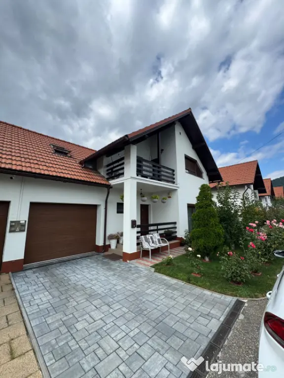 Casă premium pe str. Emil Racoviță, 3 dormitoare, garaj ?