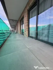 Apartament 3 camere, 2 bai, parcare, zona UMF