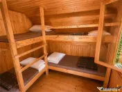 Casa Cabana 2.000 mp teren in miracolul naturii autentice,B 