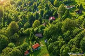 Casa Cabana 2.000 mp teren in miracolul naturii autentice,B 