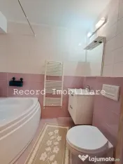 Apartament 2 camere, mobilat, parcare str.Eroilor Floresti 