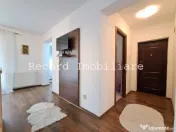 Apartament 2 camere, mobilat, parcare str.Eroilor Floresti 